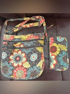 Vera Bradley Flower Shower 3 Zipper Retired 12x12” W/ Matching Clutch